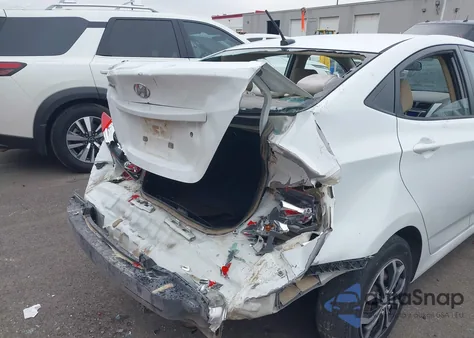 2014 Hyundai Accent Gls z USA, uszkodzony, nr VIN KMHCT4AE3EU714089